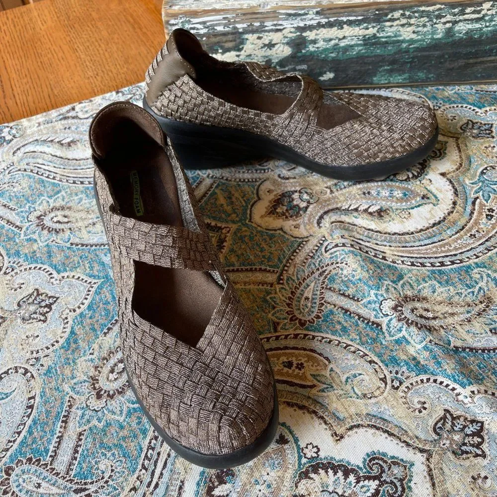 BareTraps Kassie Metallic Bronze Woven Mary Jane Wedge Shoes Size 9